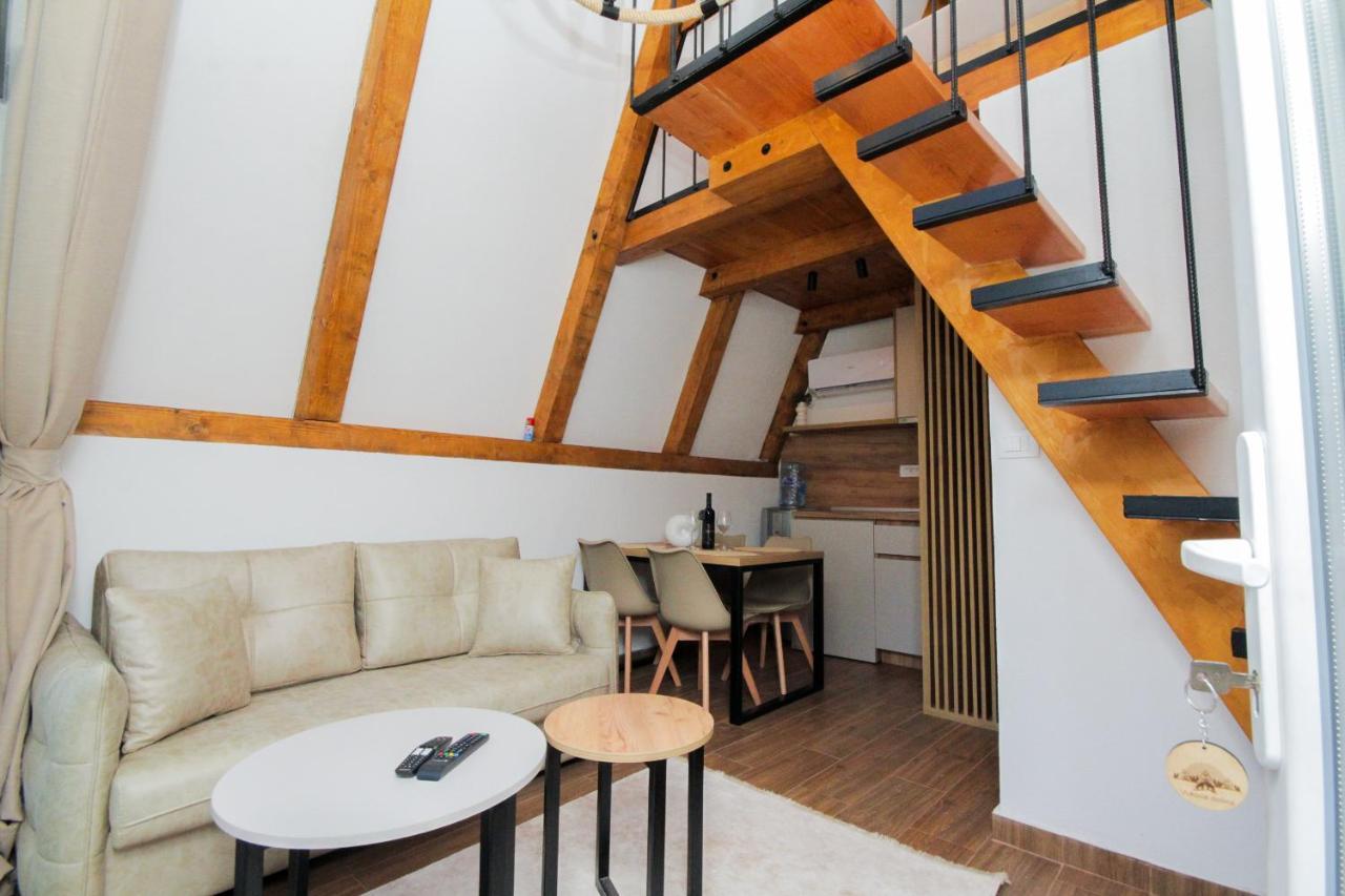 Vukova Dolina Apartments เซทินเจ ภายนอก รูปภาพ